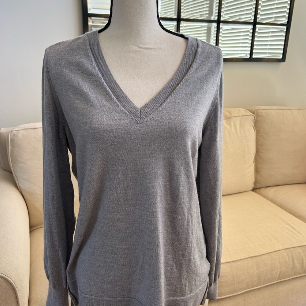 NWOT Banana Republic Gray V-Neck Sweater Extra Fine Merino Size XL